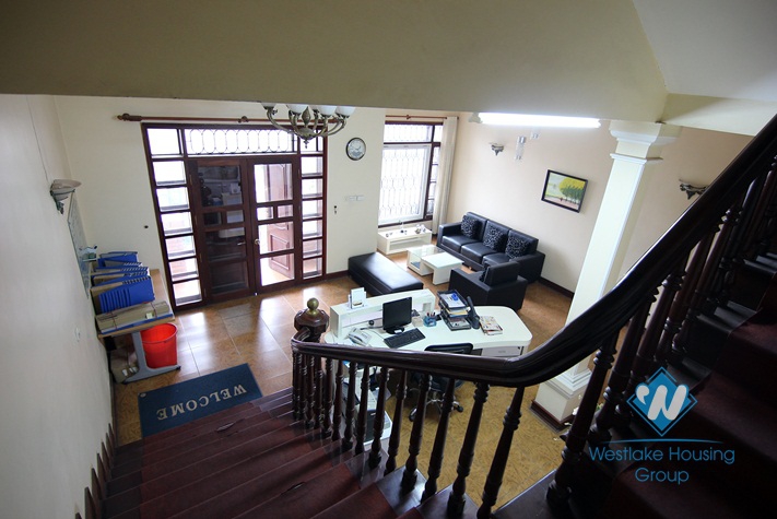 Nice and cozy house in Westlake area 